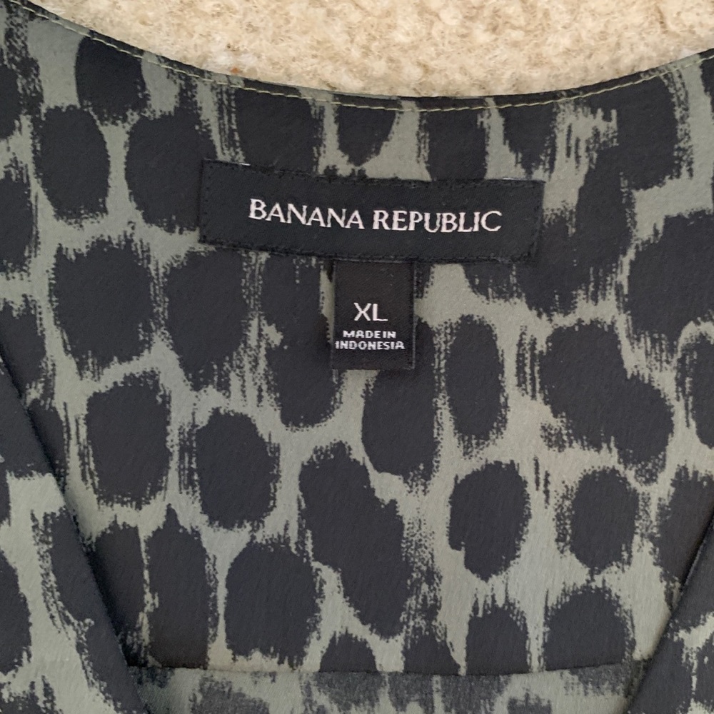 π«π Sleeveless Olive Green Leopard Print Top from BR - Picture 12 of 13
